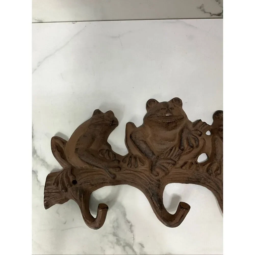 VINTAGE Square Nest Cast Iron 4 Frogs On A Log Wall Hook